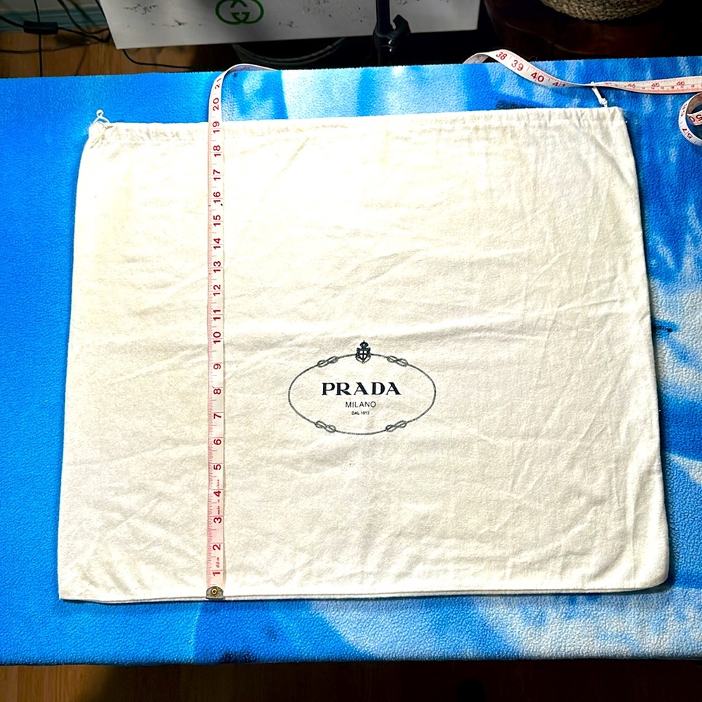 PRADA 🔥 Dust Cover - Picture 2 of 6